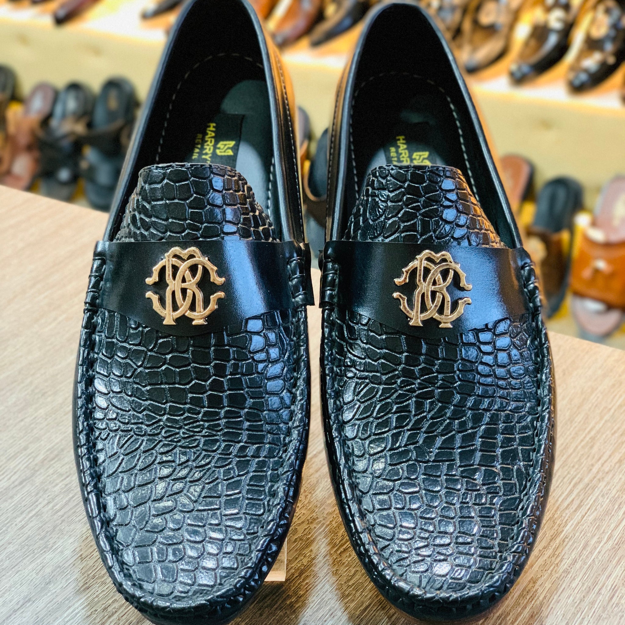 ELITE CHERRY BLACK LOAFERS