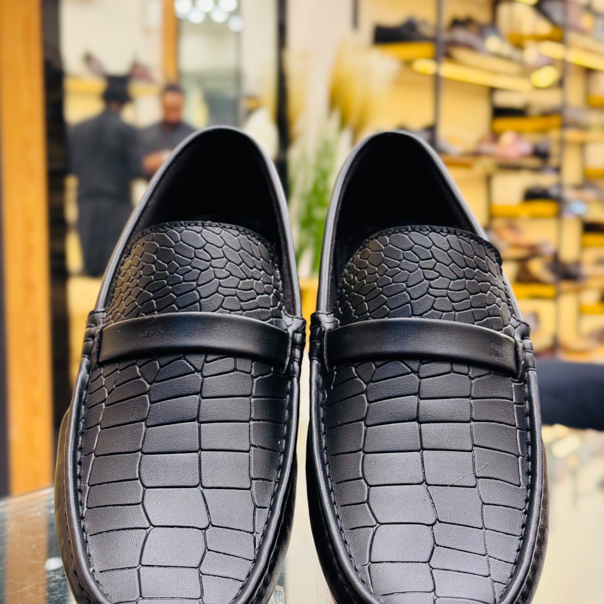 WITHOUT BUCKEL BLACK LOAFERS