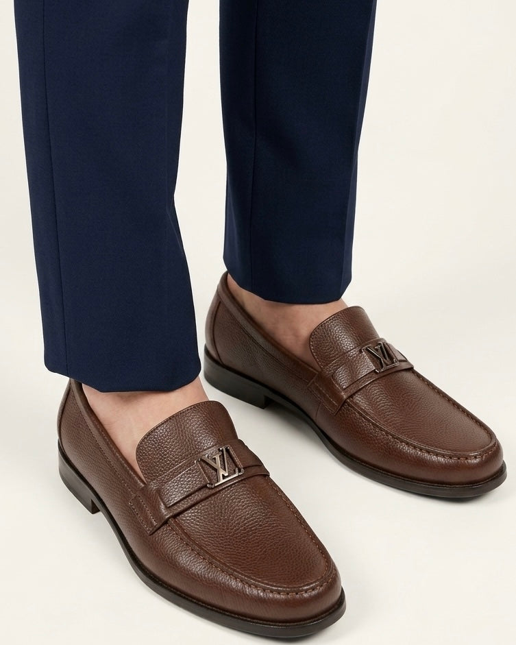 BROWN - 894