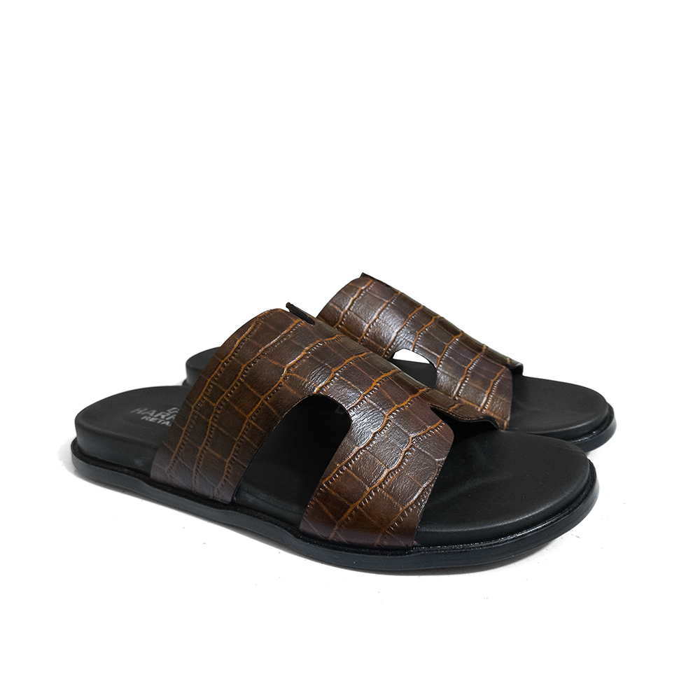 TEXTURED BROWN SLIPPERS