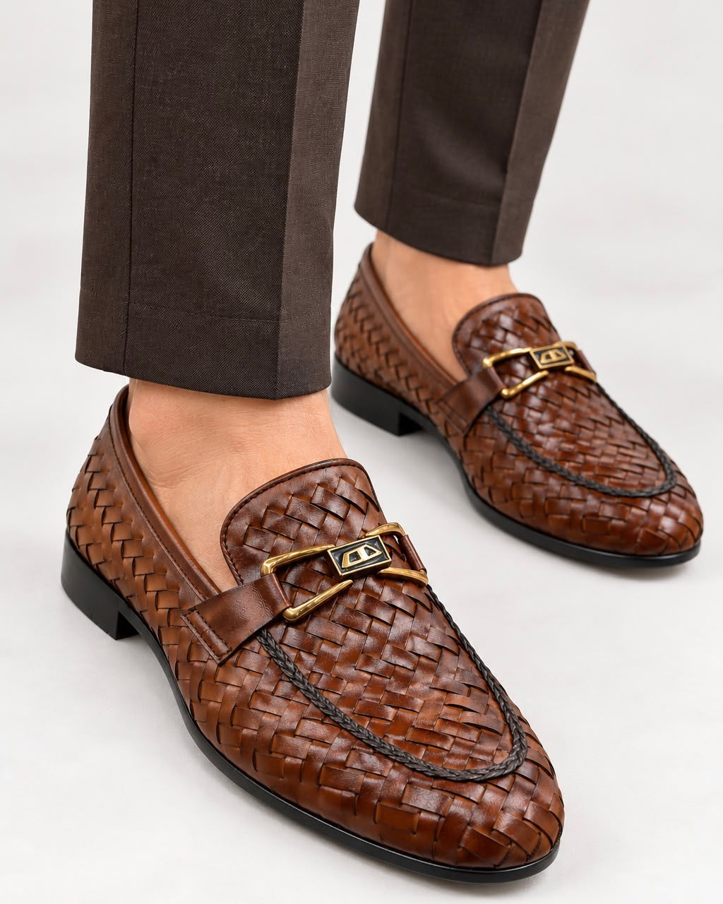 BROWN - CAVERO