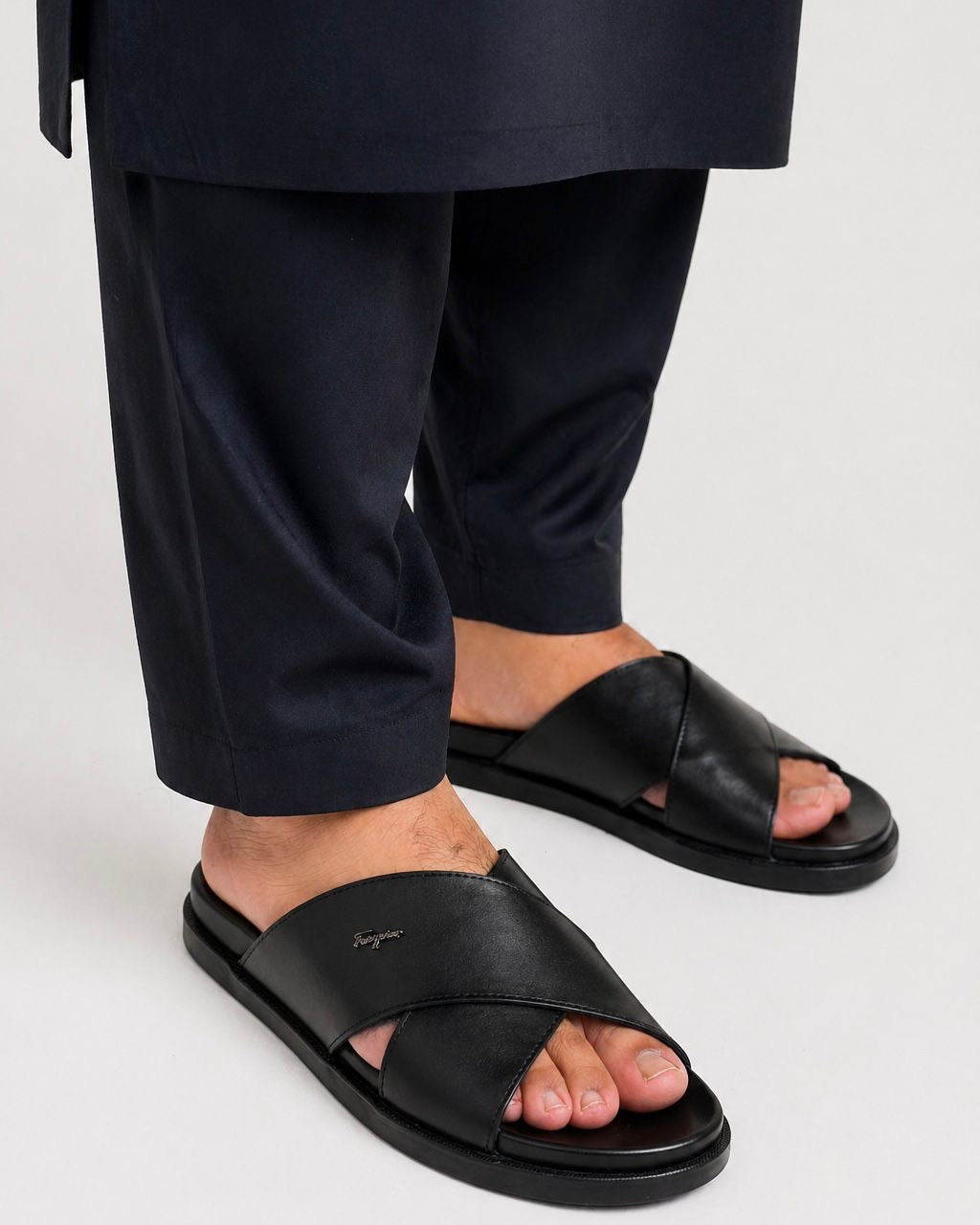 BLACK LEATHER SLIPPERS