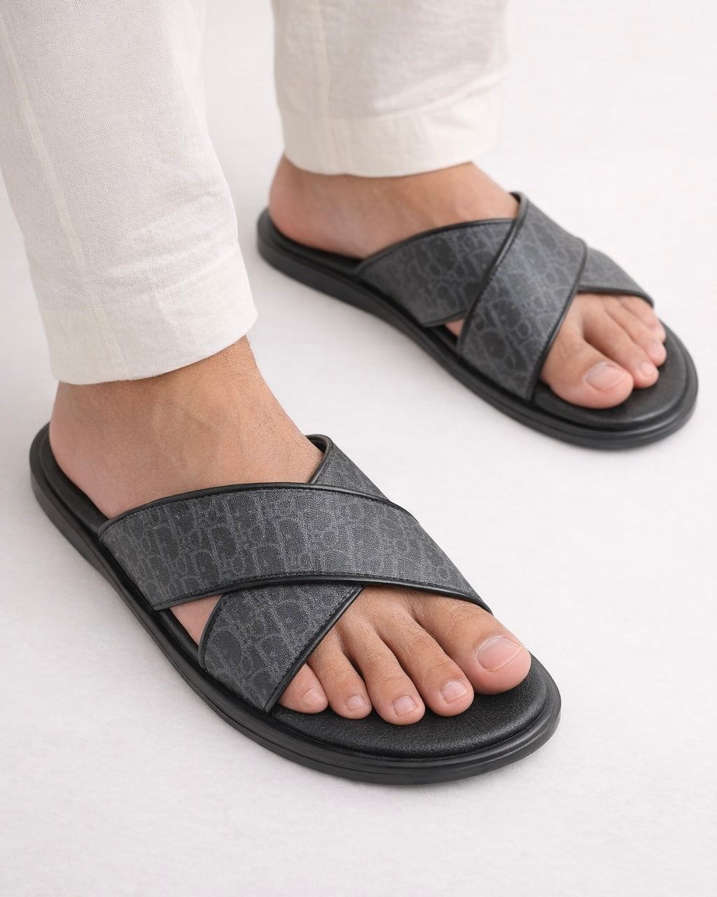 GREY TEXTURED SLIPPERS