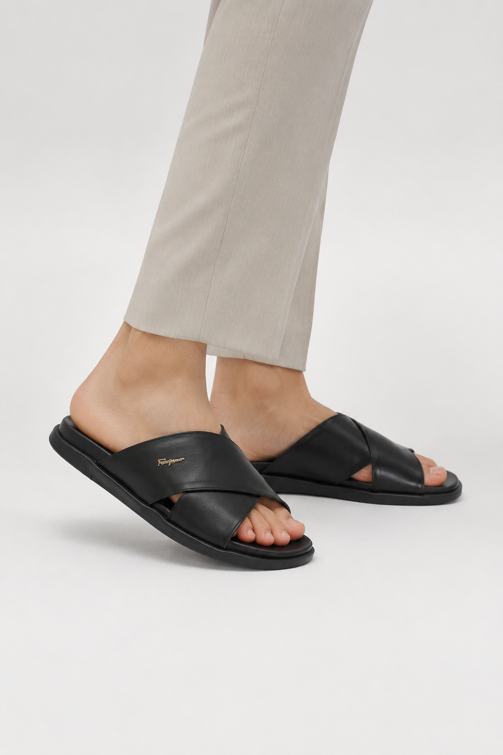 BLACK SLIPPER 140