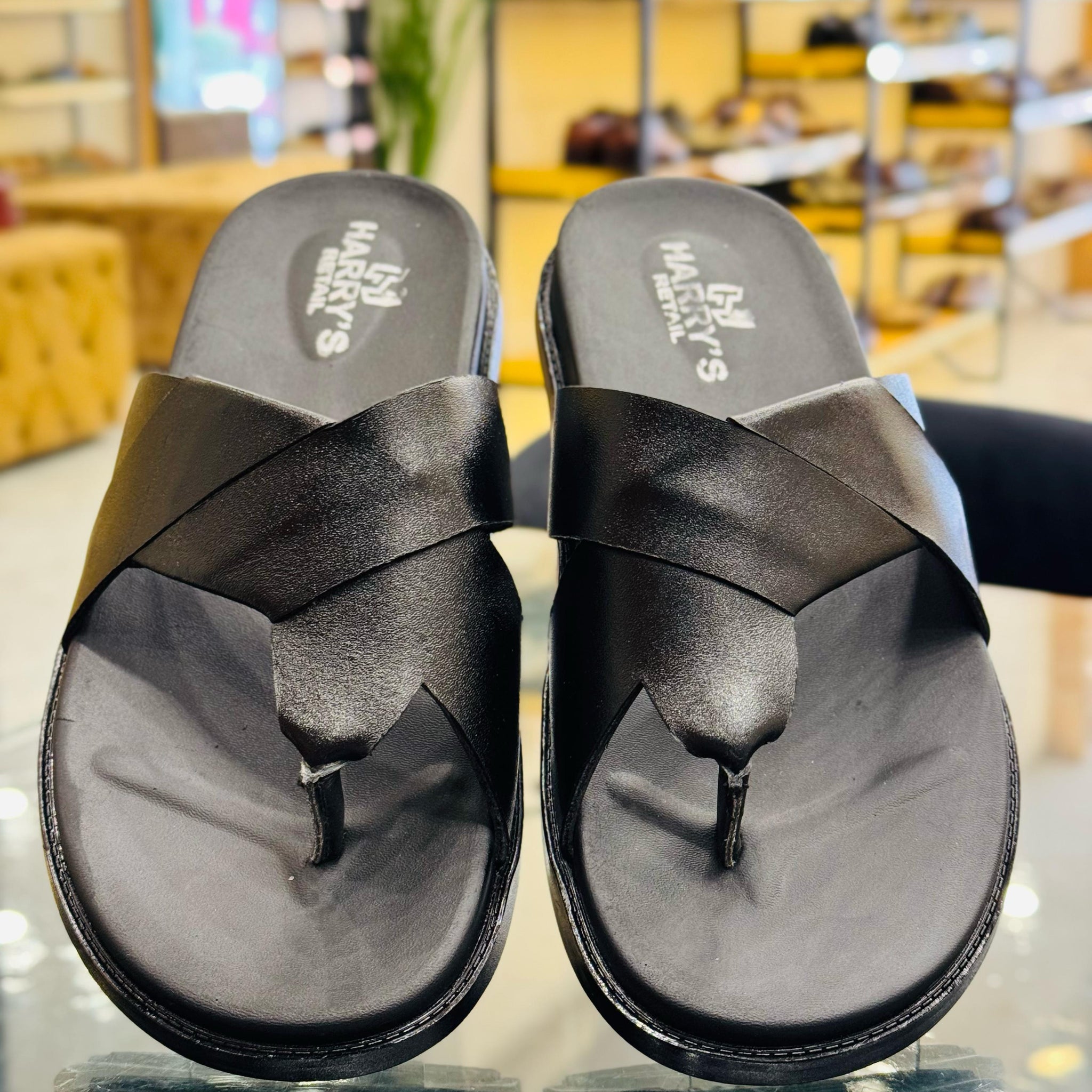 SIMPLE BLACK SLIPPERS