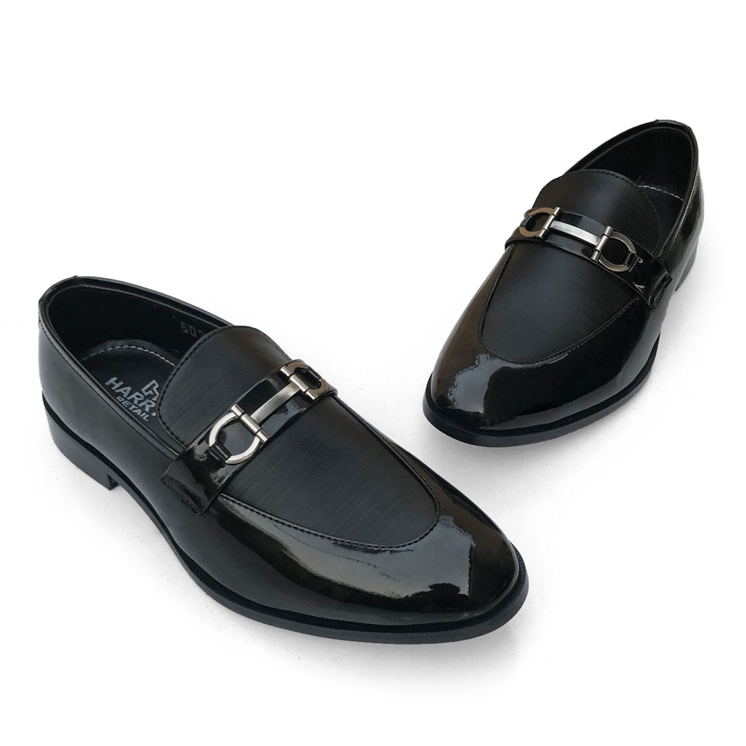PATENT BLACK BUCKLED FARMIC